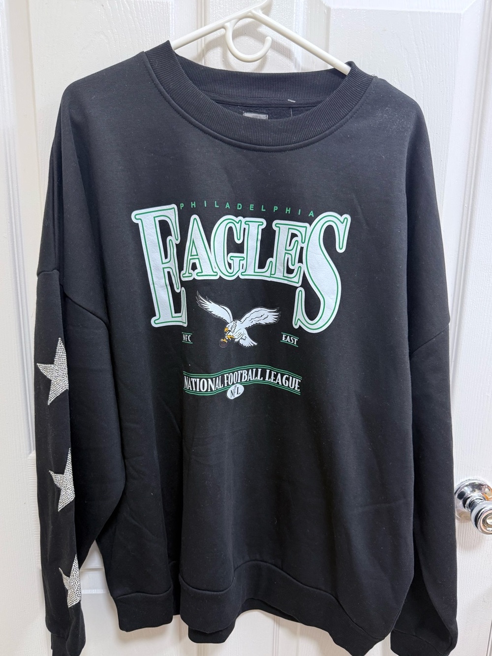NWT Philadelphia Eagles Oversized Black Rhinestone Star Sleeve Oversized Pullove - Picture 5 of 8